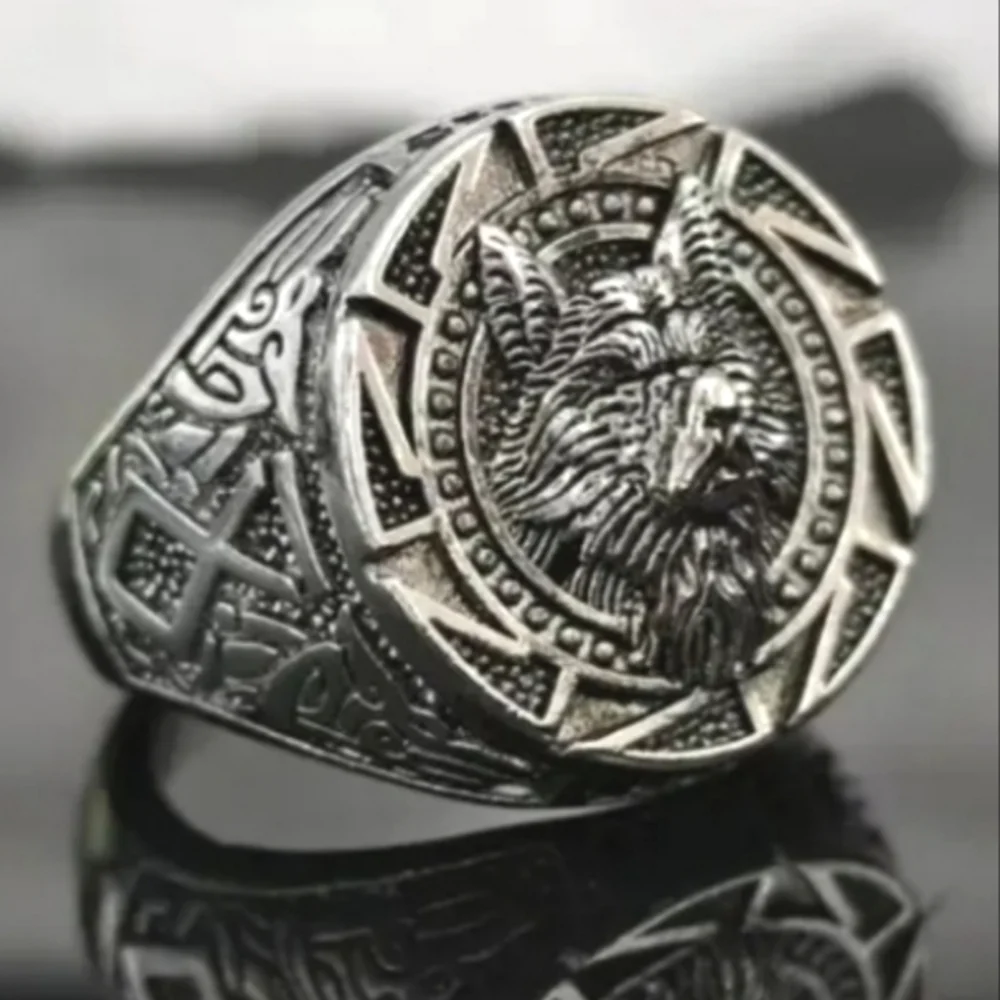 Intricate Silvery Unisex Ring